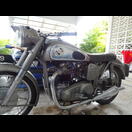 … und die Norton unseres Gastgebers